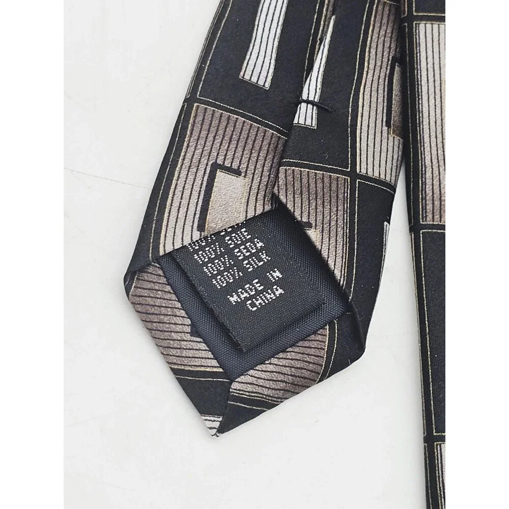Hermoso New York Silk Necktie Art Deco Silver Black Rectangles Geometric Foulard